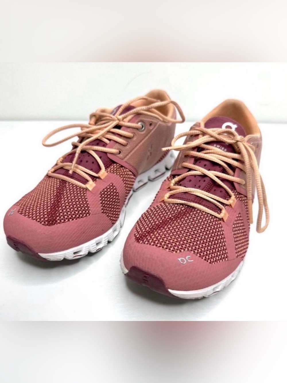 On Running Women’s Pink Rust Mesh Lace-Up Sneakers size 8